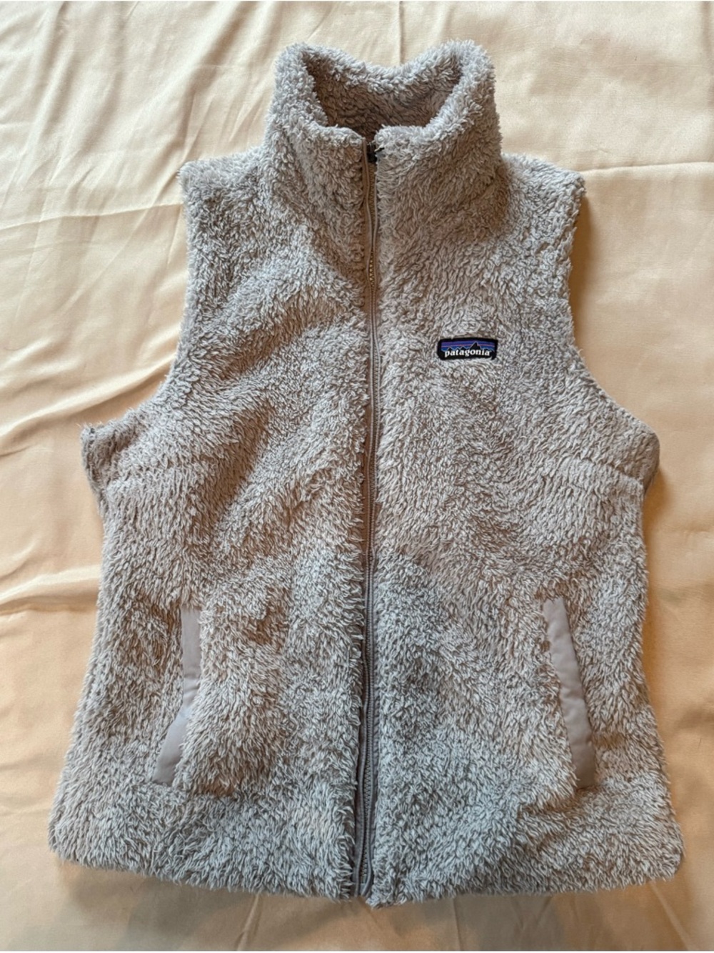 Patagonia Plush Sherpa Vest in Light Gray